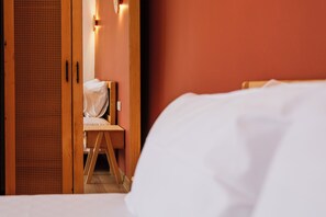 Kamar Double Comfort | Meja kerja, ruang kerja ramah laptop, dan Wi-Fi gratis