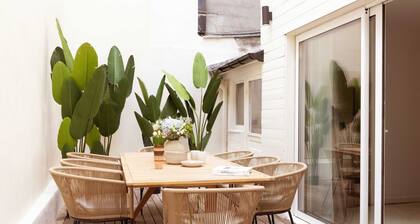 Maison Legendre - Luxury Townhouse with 5BDR & AC in Batignolles