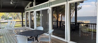 Open Water - Charming 3-bedroom house on Cedar Creek Lake