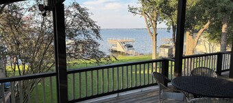 Open Water - Charming 3-bedroom house on Cedar Creek Lake