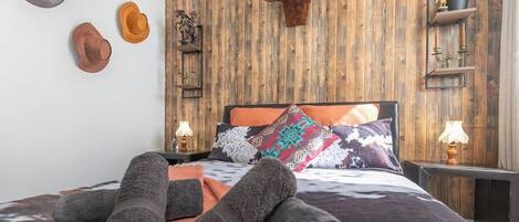 1 غرفة نوم ومكواة/لوح كي وواي فاي مجانًا وملاءات أسرّة