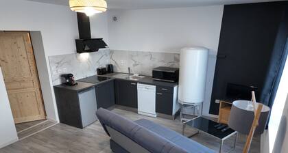 Appartement lumineux de ville avec 2 places de parking privé intérieur