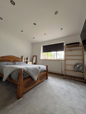 3 Schlafzimmer, kostenloses WLAN, Bettwäsche, Rollstuhlgeeignet