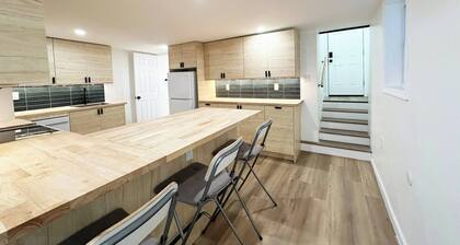 Stylish 2BR - EWR, Stadium & NYC