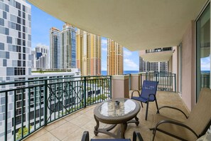 Property grounds - *LUXURY KINGDAVID*3/2C*KINGBEDROOM*BEST LOCATION* (Sunny Isles Beach)