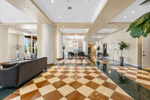 Lobby - *LUXURY KINGDAVID*3/2C*KINGBEDROOM*BEST LOCATION* (Sunny Isles Beach)