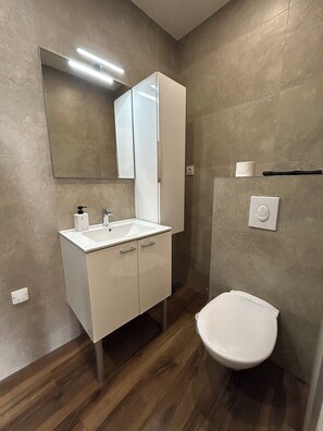 Bruser, hårtørrer, håndklæder, Sæbe