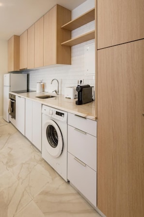 Oven, stovetop, dishwasher