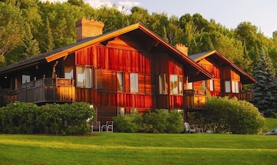 Beautiful Stowe VT Resort--Deluxe Guesthouse Available for Peak Summer Week