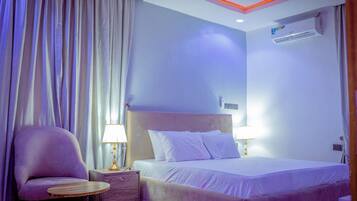 Executive Room | Desk, free WiFi