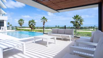 Apartment, Smoking | 3 bedrooms