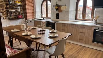 Micro-ondes, plaque de cuisson, lave-vaisselle