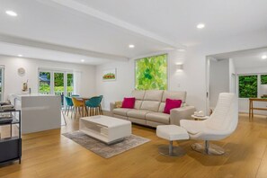 Smart TV, offices