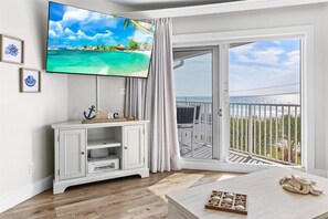 Smart TV, books, printers - MARAVILLA Top-Floor Gulf-Front Condo – NEWLY UPDATED! (Miramar Beach)