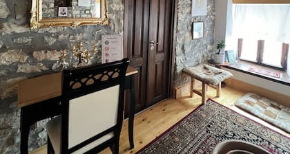 Old Town Guesthouse Guri