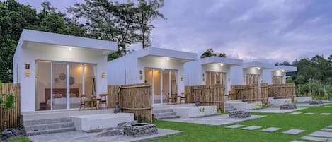 Habitación doble Deluxe, balcón, vista al lago | Terraza o patio