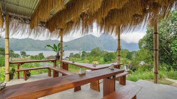 Área de estar no saguão