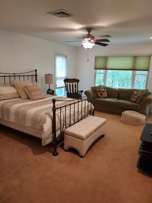 Televisión y chimenea 