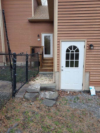 Exterior detail. Cozy private suite in the heart of beautiful Gardiner.