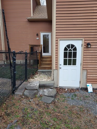  Cozy private suite in the heart of beautiful Gardiner.