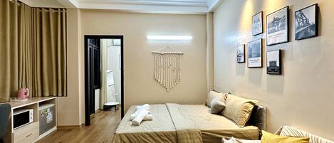 3 bedrooms, iron/ironing board, WiFi