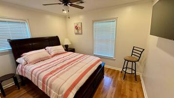 3 bedrooms, iron/ironing board, free WiFi, bed sheets