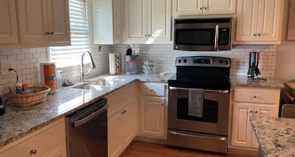 New Listing! Family Friendly Home, WIFI, Game Room, Large Yard near Ft. Benning