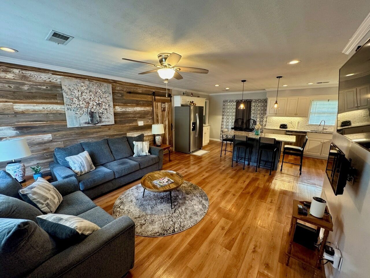 TV connectée, baby-foot, table de tennis de table