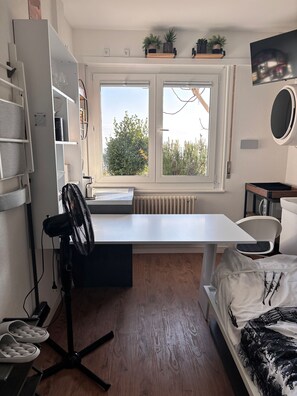 Shared Dormitory, 1 Bedroom, Garden View