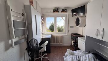 Shared Dormitory, 1 Bedroom, Garden View | 1 bedroom