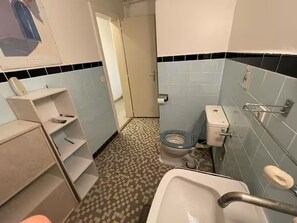 Dormitori compartit, 1 dormitori, vistes al jardí | Bany