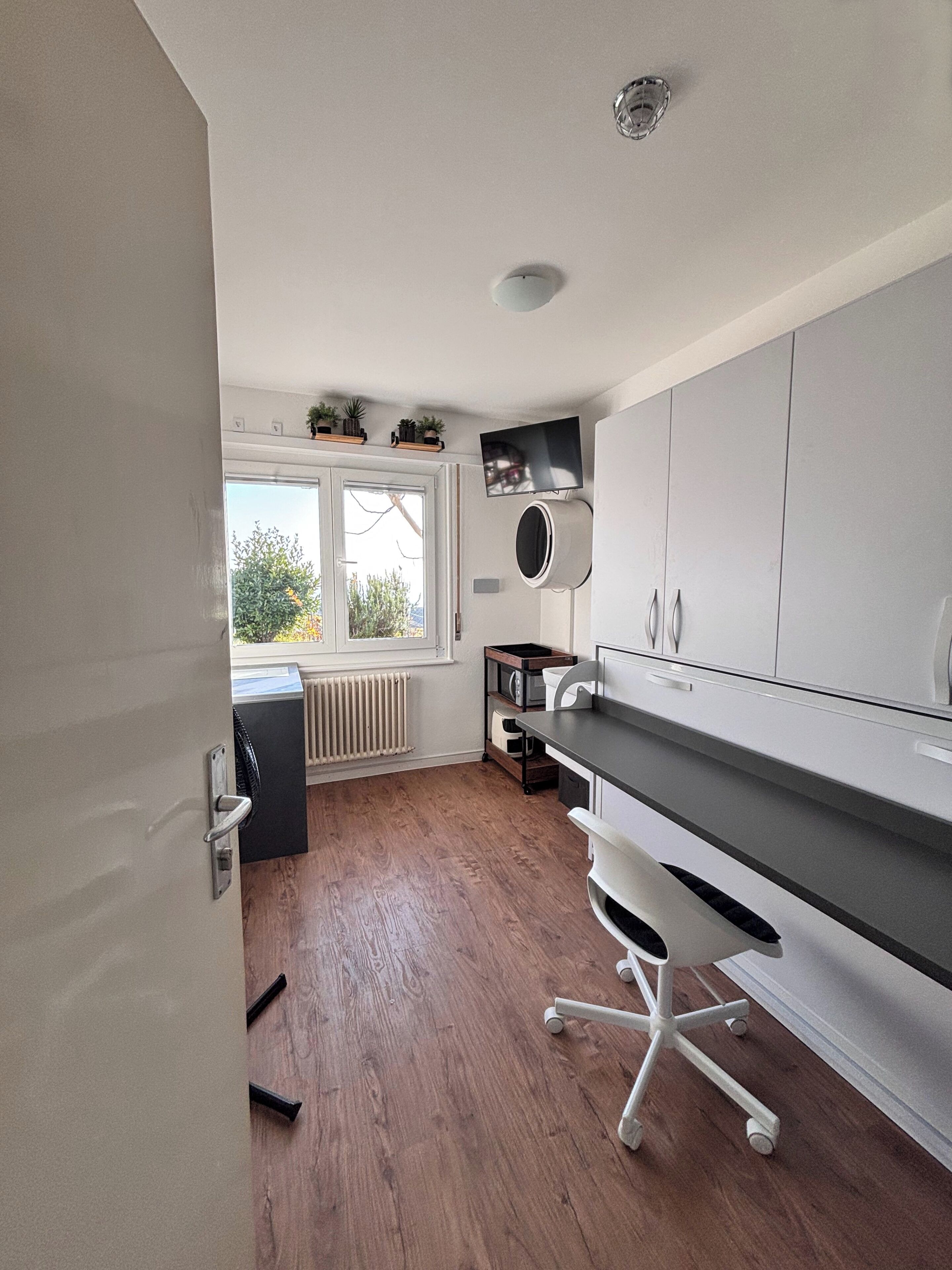 Phòng tập thể, 1 phòng ngủ, quang cảnh vườn | Nội thất