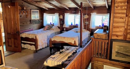Genuine Maine Coast Cottage Experience - Stunning views of Penobscot Bay