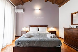 3 chambres, fer et planche Ă repasser