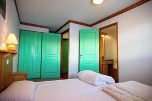 9 chambres, coffres-forts dans les chambres, draps fournis