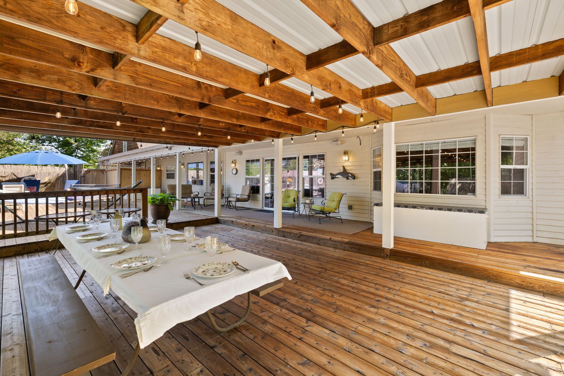 An image showing the vastness of the deck.