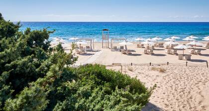Baia di Chia Resort Sardinia, Curio Collection