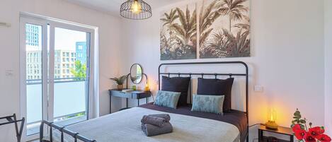 2 habitaciones, tabla de planchar con plancha, cuna de viaje y wifi