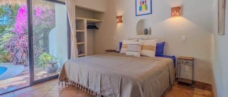 2 soverom, safe på rommet, skrivebord og strykejern/-brett