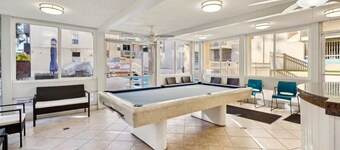2-bedroom apartment in wonderful Redondo Beach with WiFi, pool, jacuzzi, gym,