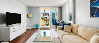 2-bedroom apartment in wonderful Redondo Beach with WiFi, pool, jacuzzi, gym,