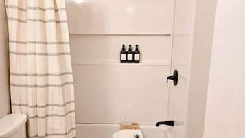 Een douche, een haardroger