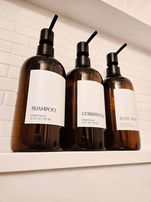 Regadera y secadora de cabello 