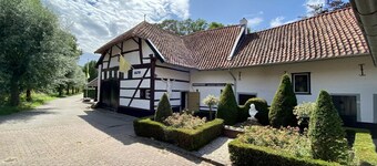 Dog-friendly vacation home near Pater Karel Chapel & off-leash dog area