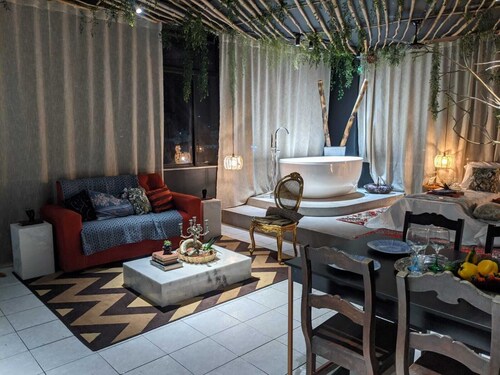 Design Loft Next to Famous Elevator