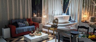 Design Loft Next to Famous Elevator