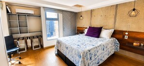 In-room safe, desk, iron/ironing board, free WiFi - Luxury Laureles LA 70-Medellin Stunner (Medellín)
