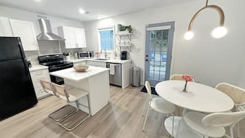 Réfrigérateur, four, plaque de cuisson, lave-vaisselle