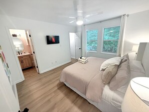 2 Schlafzimmer, Bügeleisen/Bügelbrett, Reisekinderbett, Bettwäsche