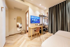 Minibar, Zimmersafe, laptopgeeigneter Arbeitsplatz